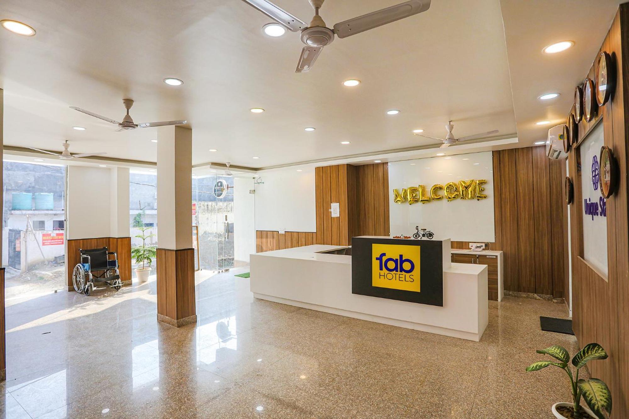 Fabhotel Unique Stay Noida Exterior foto