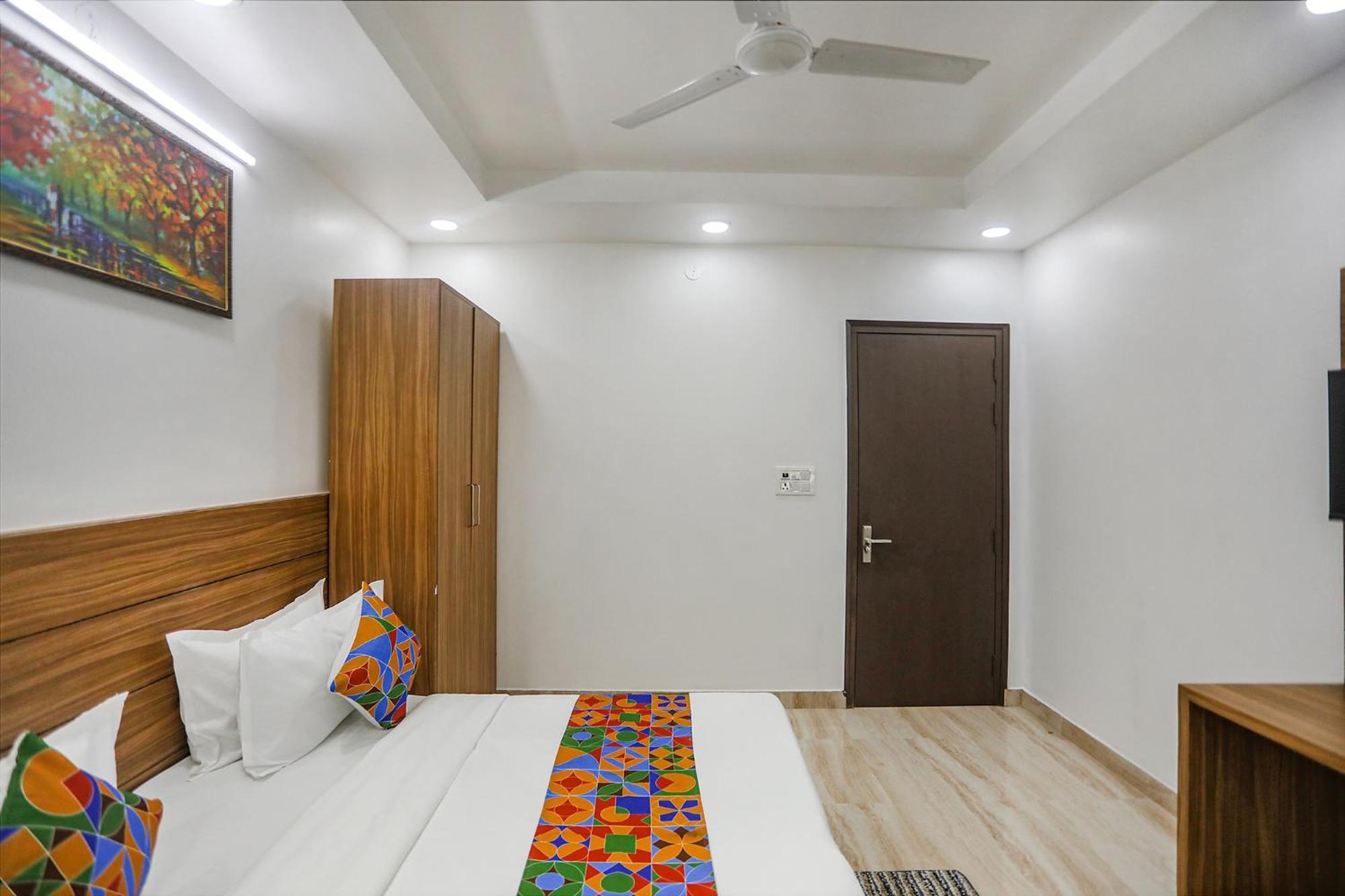 Fabhotel Unique Stay Noida Exterior foto